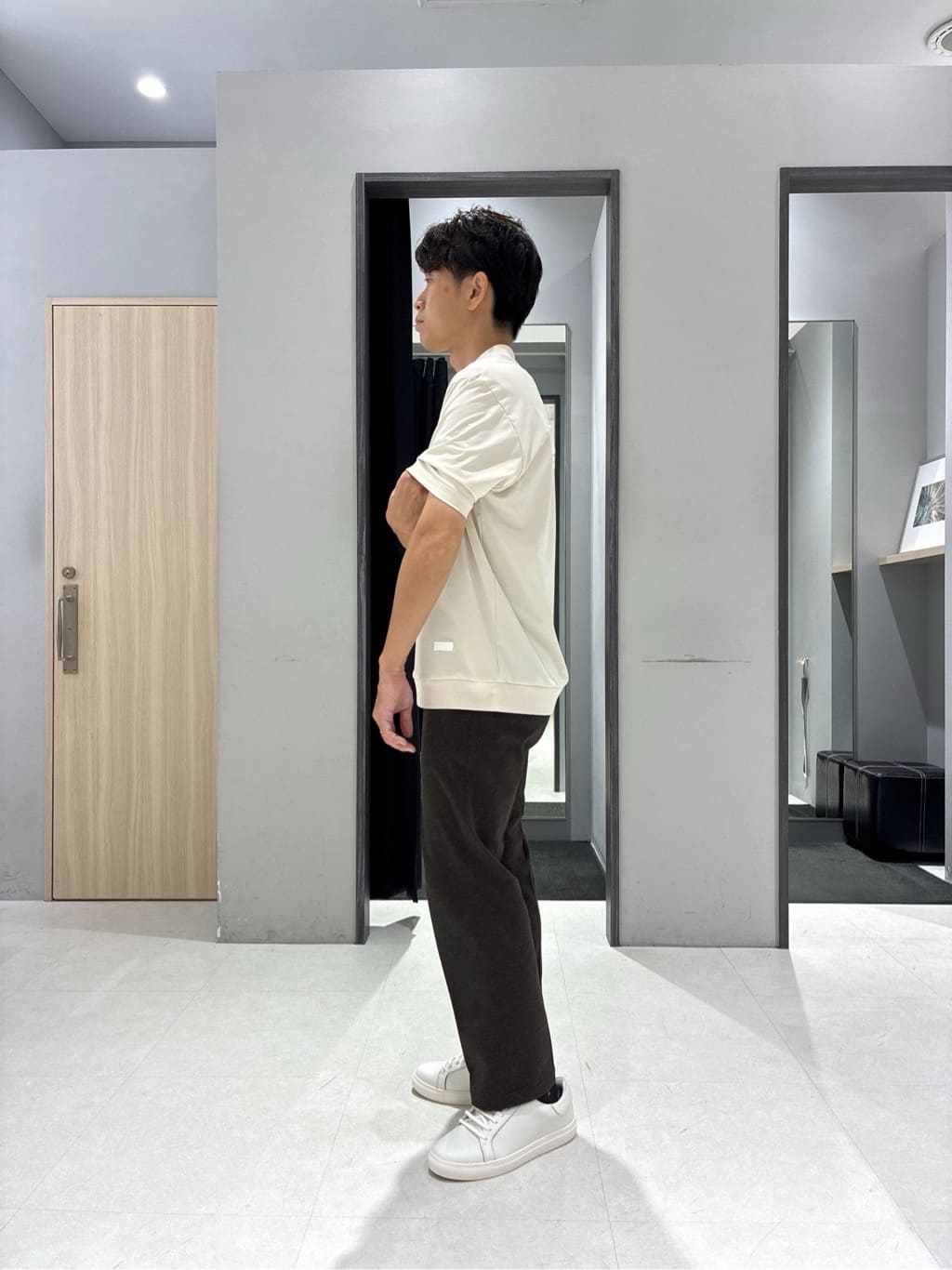 わいずみさんの「TAKEO KIKUCHI｜【3D ナイロン ストレッチ】ジップアップ フードブルゾン」を使ったコーディネート