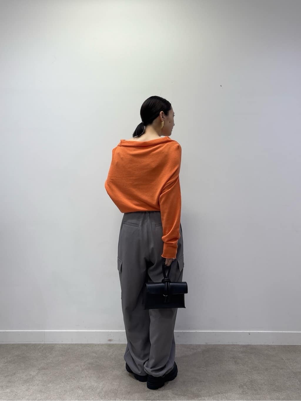 ayanoさんの「INDIVI｜2Wayドレープスリットニット」を使ったコーディネート