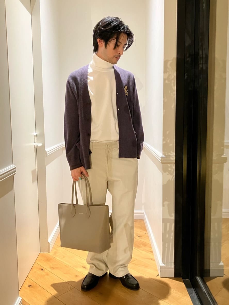 junyaさんの「DRESSTERIOR｜ウォッシャブル エンブレムカーディガン」を使ったコーディネート