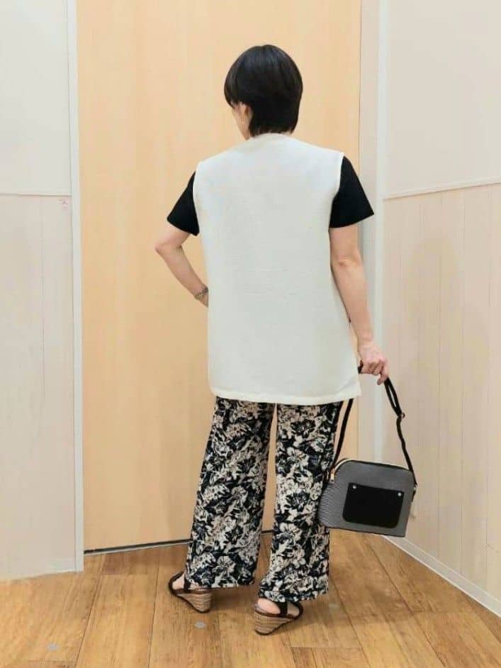 Kさんの「SHOO･LA･RUE｜【S-LL】夏のレイヤードコーデに さらりと着られるメッシュジレ」を使ったコーディネート