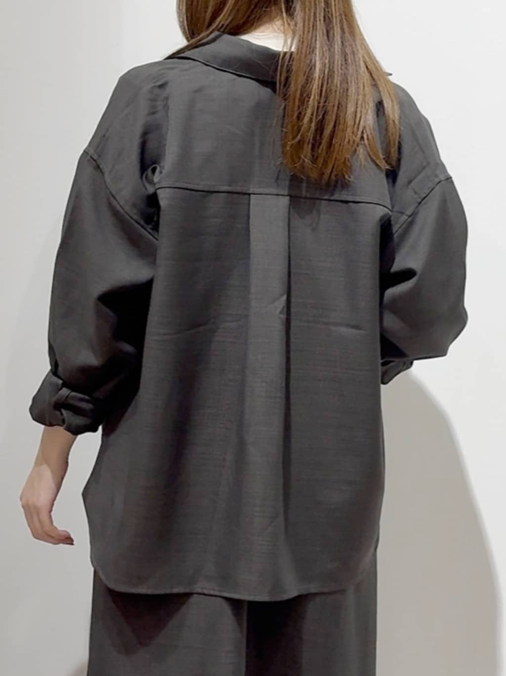 しかっちさんの「grove｜【カセット服/選べる着丈】洗濯機で洗えるオーバーシャツ」を使ったコーディネート