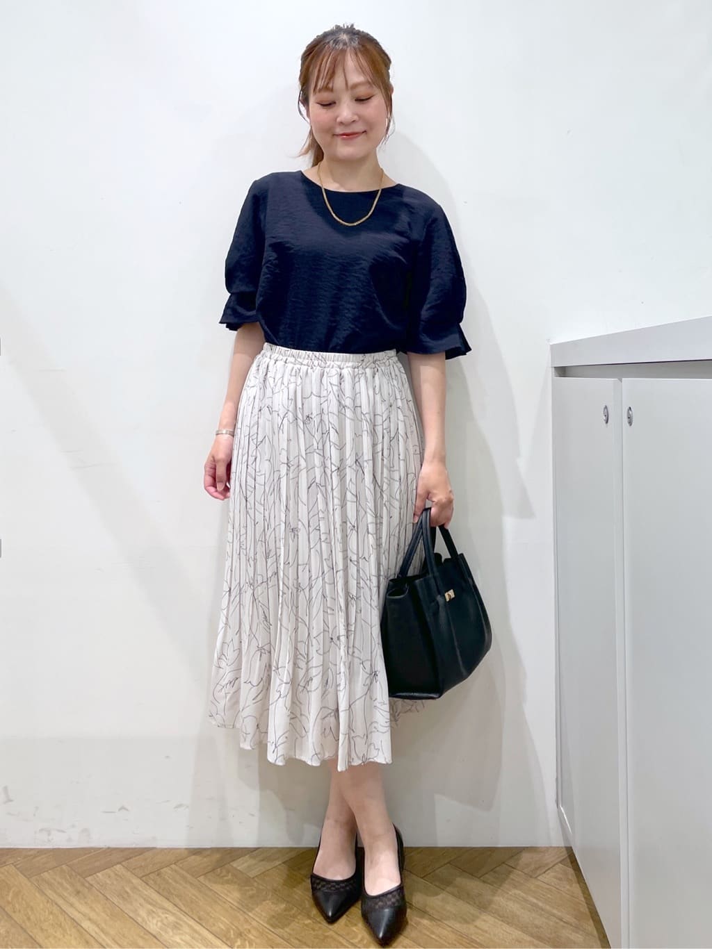 Junさんの「index｜《8色展開／XS-LLサイズ》タックパフスリーブブラウス【洗濯機洗い可／吸水速乾／防シワ／抗ピル】」を使ったコーディネート