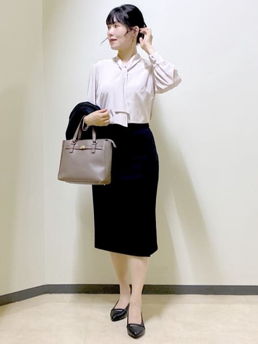  beni_gingerさんの「Reflect｜【きちんと見え／通勤／セレモニーにおすすめ◎】ドット柄ボウタイブラウス」を使ったコーディネート