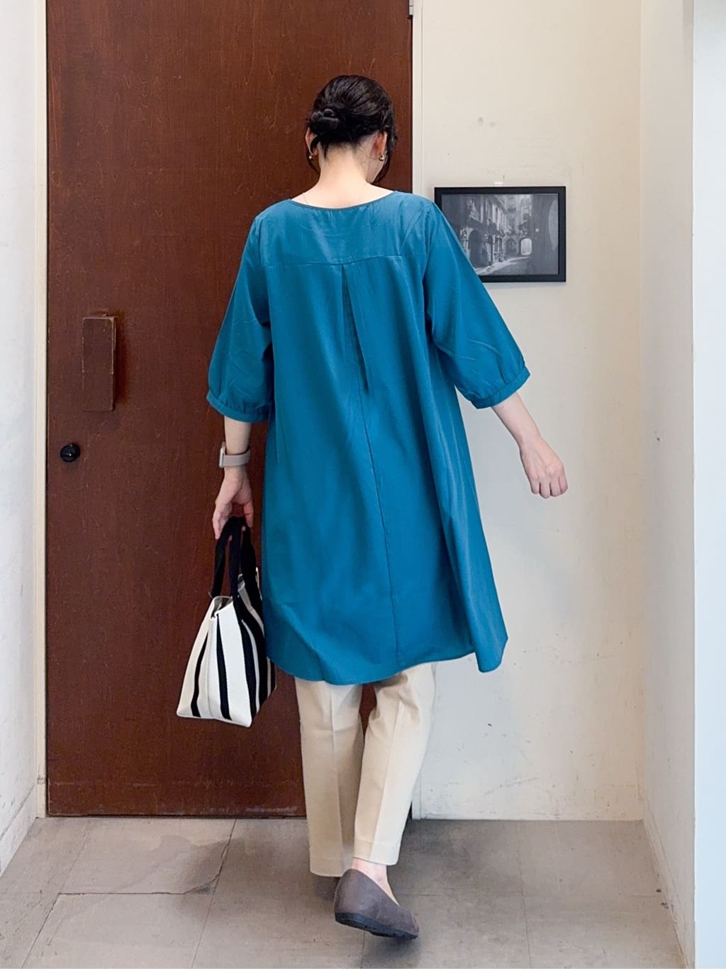 𝐇𝐢𝐫𝐨𝐦𝐢さんの「SHOO･LA･RUE｜ラクチン フラットパンプス」を使ったコーディネート
