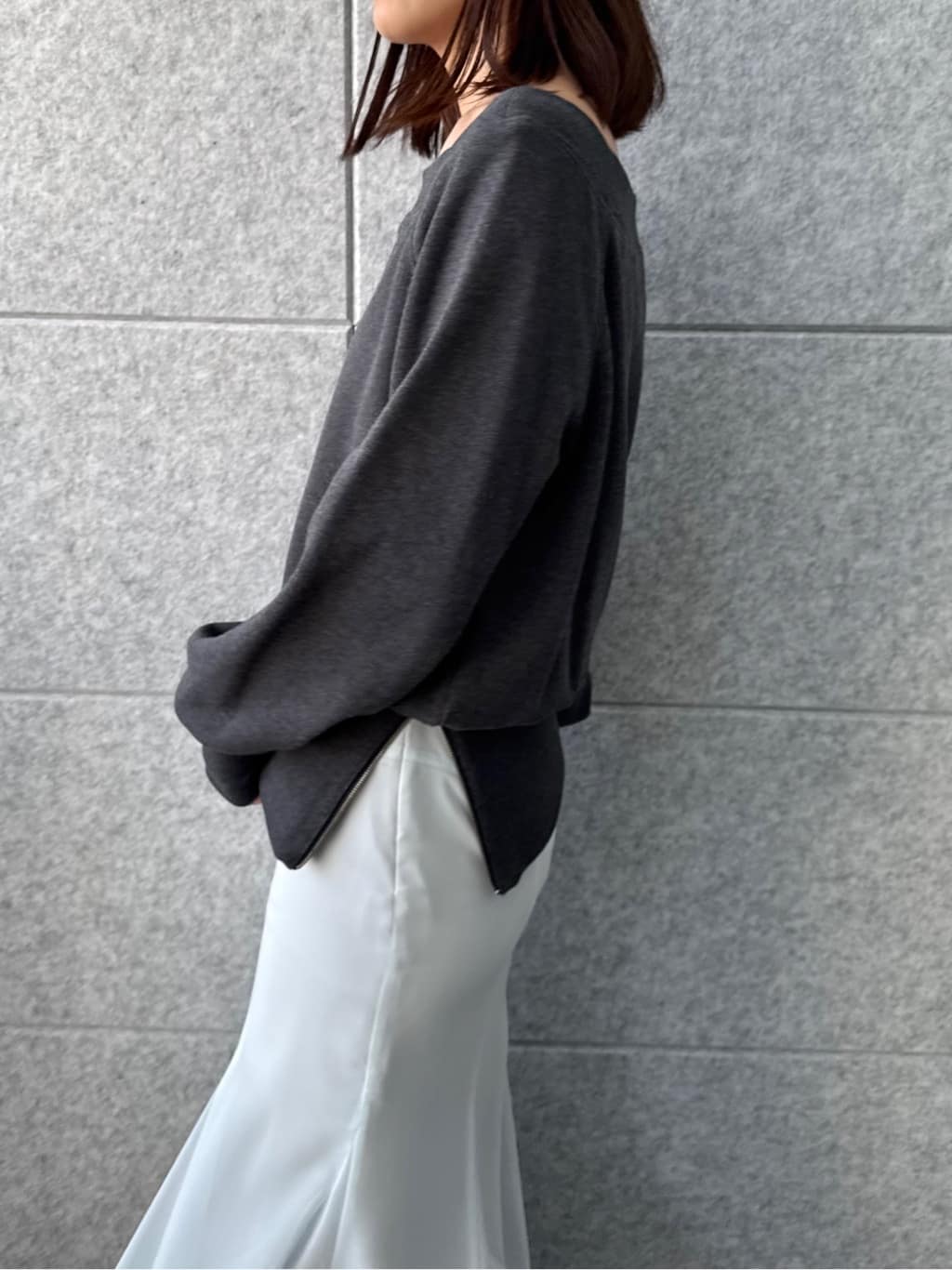 uchi__yamaさんの「CODE A｜off－shoulder sweat」を使ったコーディネート