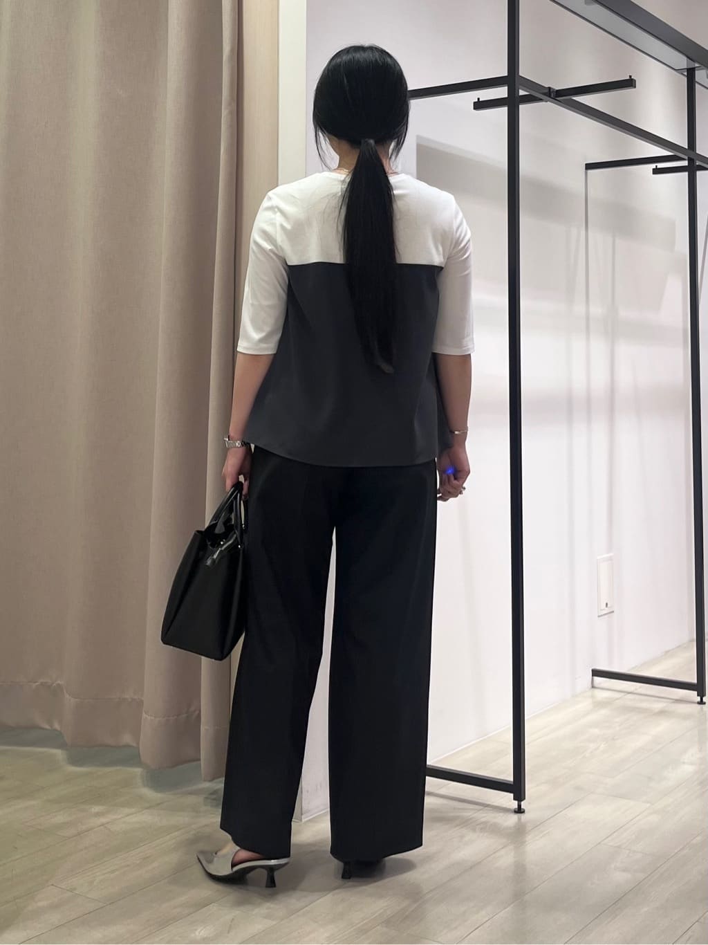 hasuさんの「INDIVI｜【セットアップ可能】ビスチェレイヤード風トップス」を使ったコーディネート