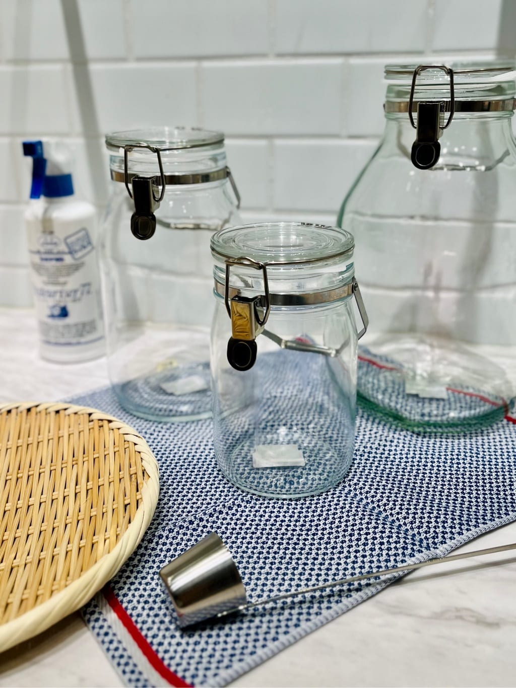 ぐっちさんの「212 KITCHEN STORE｜◆取っ手密封ビン 3L ＜Cellarmate セラーメイト＞」を使ったコーディネート