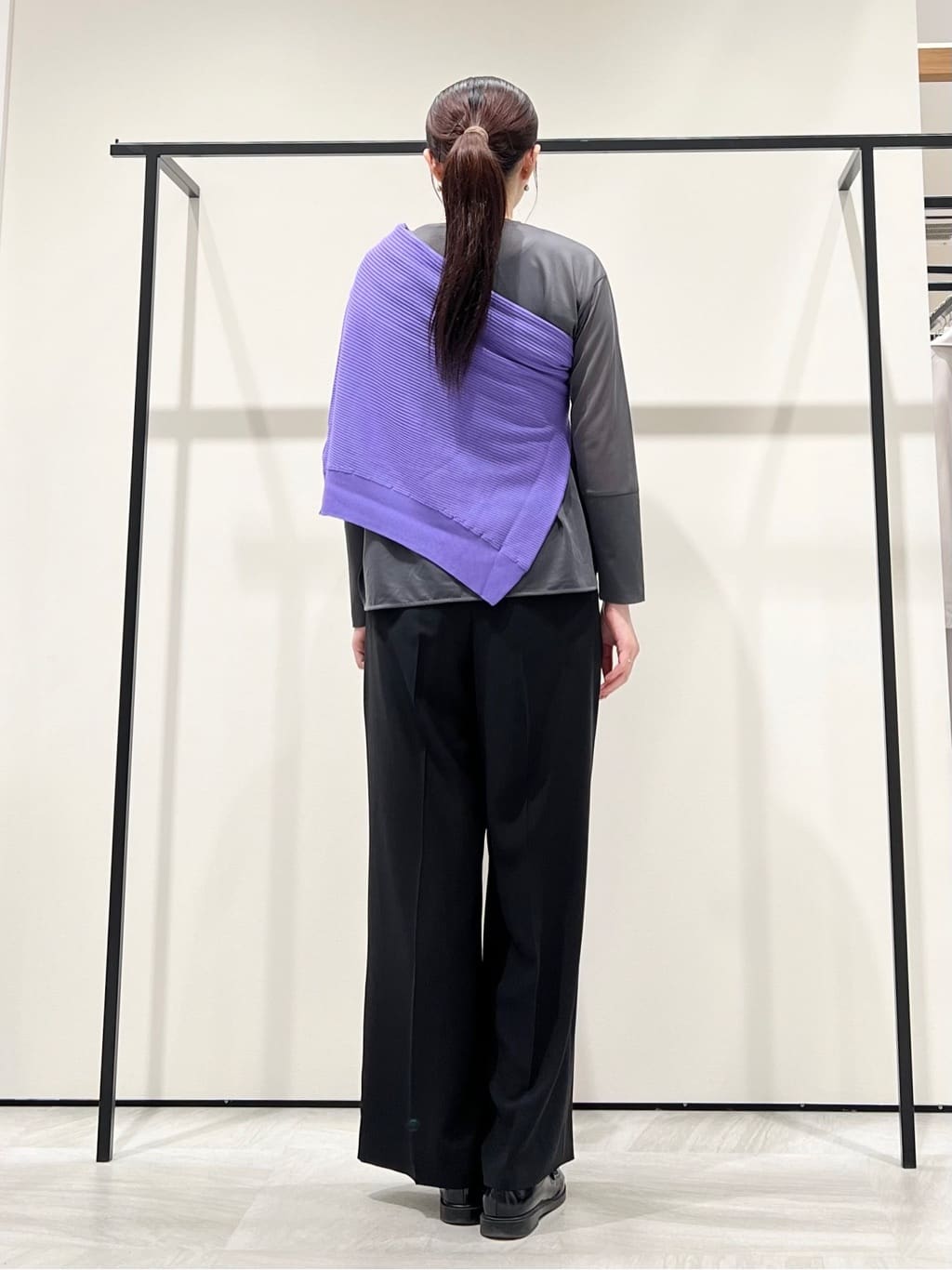 T.Kさんの「INDIVI｜ストレッチシアーロングTシャツ」を使ったコーディネート