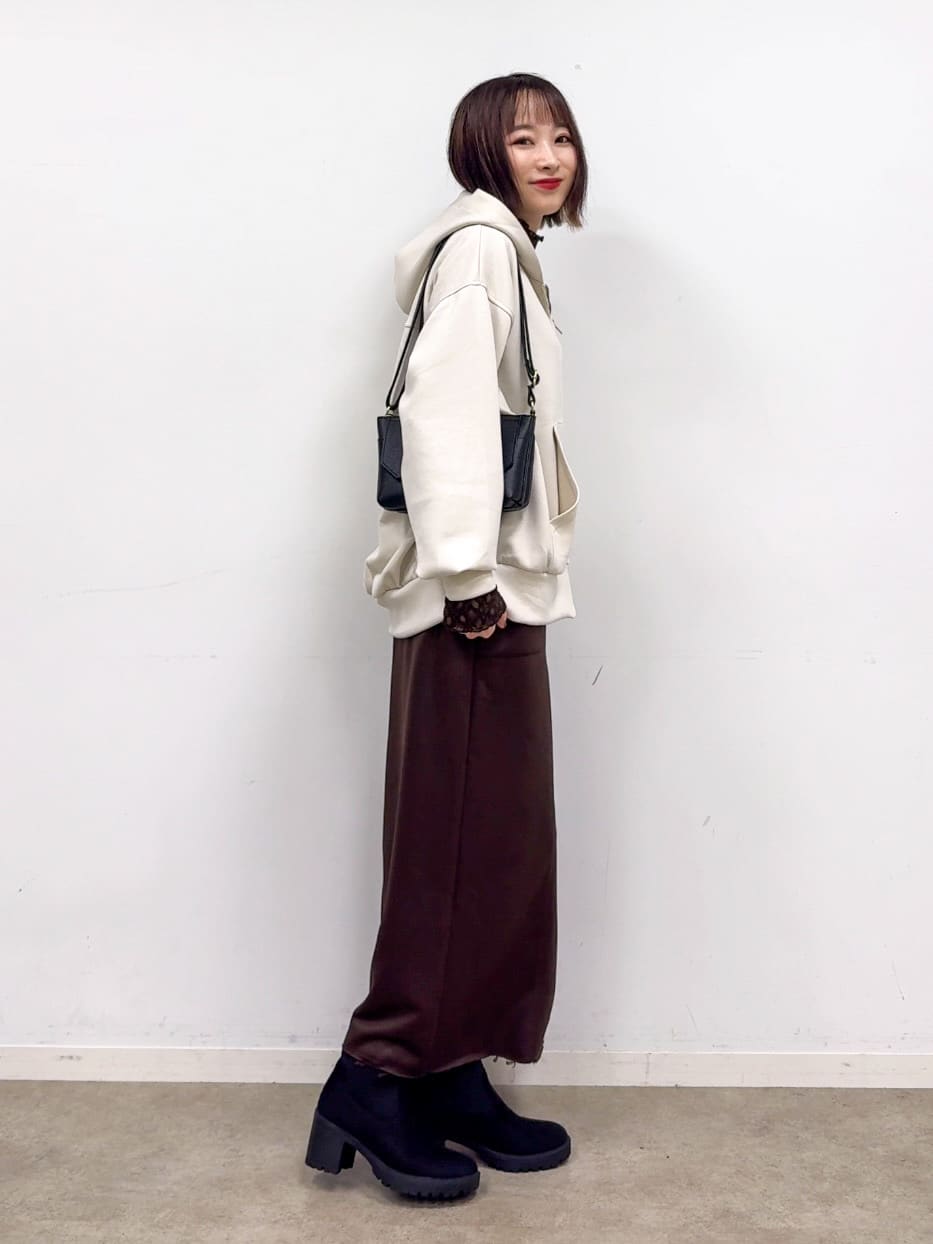 𝐜𝐡𝐢𝐤𝐚さんの「SHOO･LA･RUE｜【S-LL】上品なレースハイネックトップス」を使ったコーディネート