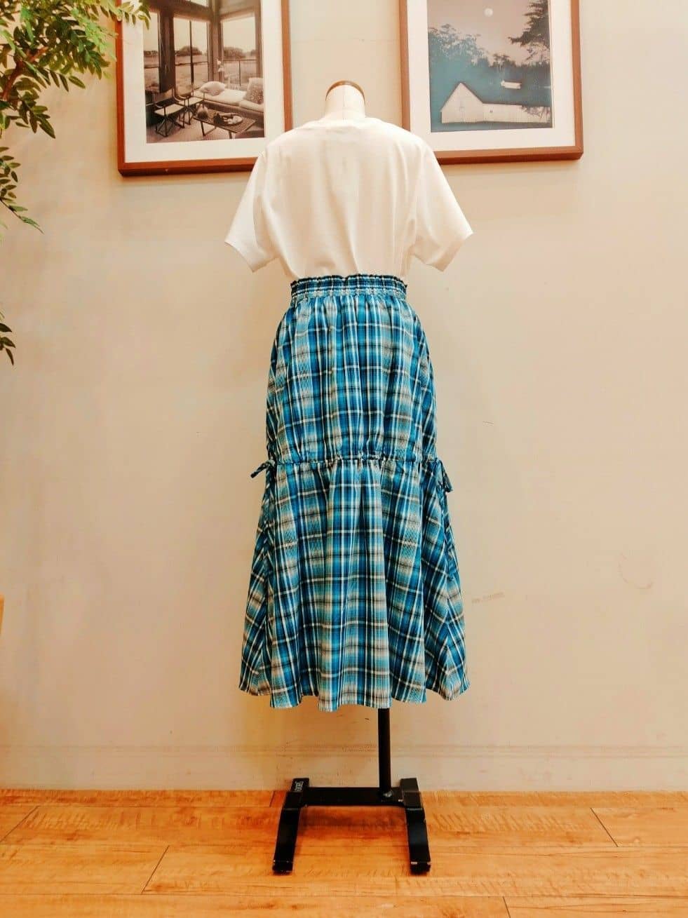 みうらさんの「SHOO･LA･RUE｜【S-LL/ひんやり/汗ジミ軽減/UVカット】グラフィックアソートTシャツ」を使ったコーディネート