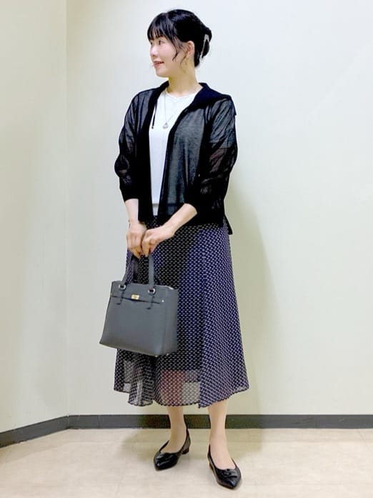  beni_gingerさんの「Reflect｜【寒暖差対策に◎／手洗い可／旅行や通勤に】フード付きシアーカーディガン」を使ったコーディネート