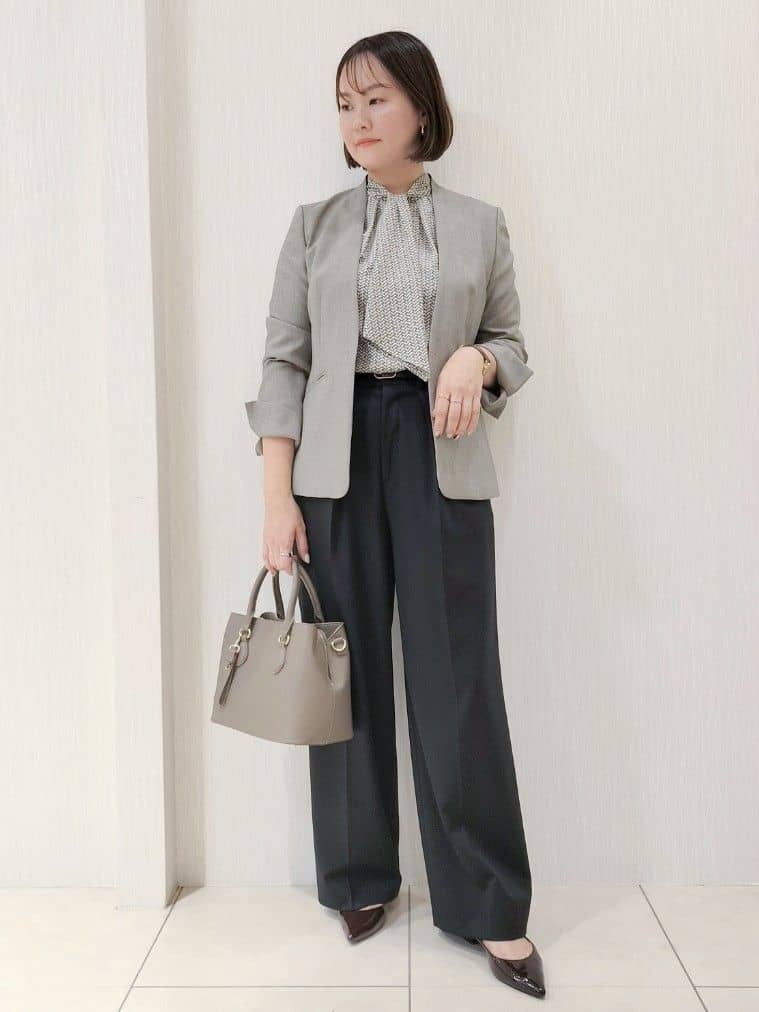 naokoさんの「UNTITLED｜【通勤/オフィス】ジオメ柄ボウタイブラウス」を使ったコーディネート