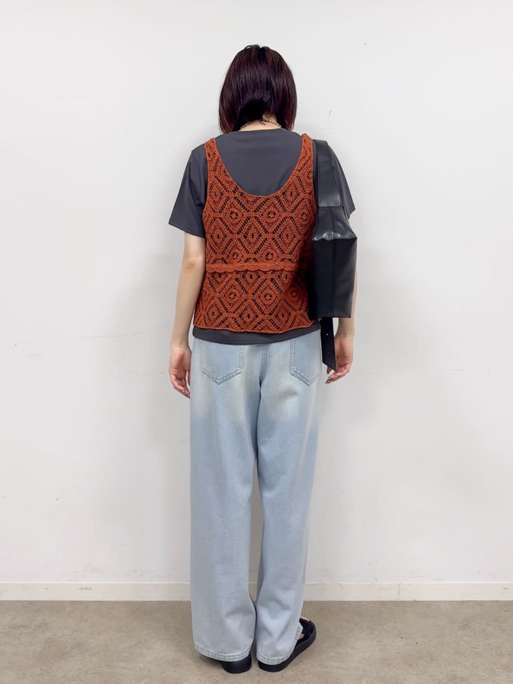 𝐜𝐡𝐢𝐤𝐚さんの「SHOO･LA･RUE｜【S-LL/ひんやり/汗ジミ軽減/UVカット】グラフィックアソートTシャツ」を使ったコーディネート