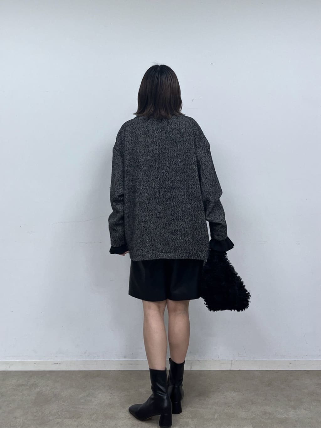 Harukaさんの「INDIVI｜フェイクファーマイクロバッグ」を使ったコーディネート