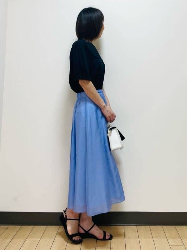 Riiさんの「Reflect｜【すっきり見え！長め丈／マシンウォッシュ可】スキッパーネックジャージトップス」を使ったコーディネート