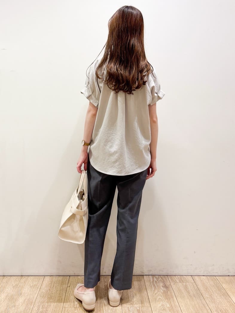 ayaさんの「index｜《7色展開／XS-LLサイズ》タックスリーブスキッパーブラウス【洗濯機洗い可／吸水速乾／抗ピル／防シ」を使ったコーディネート