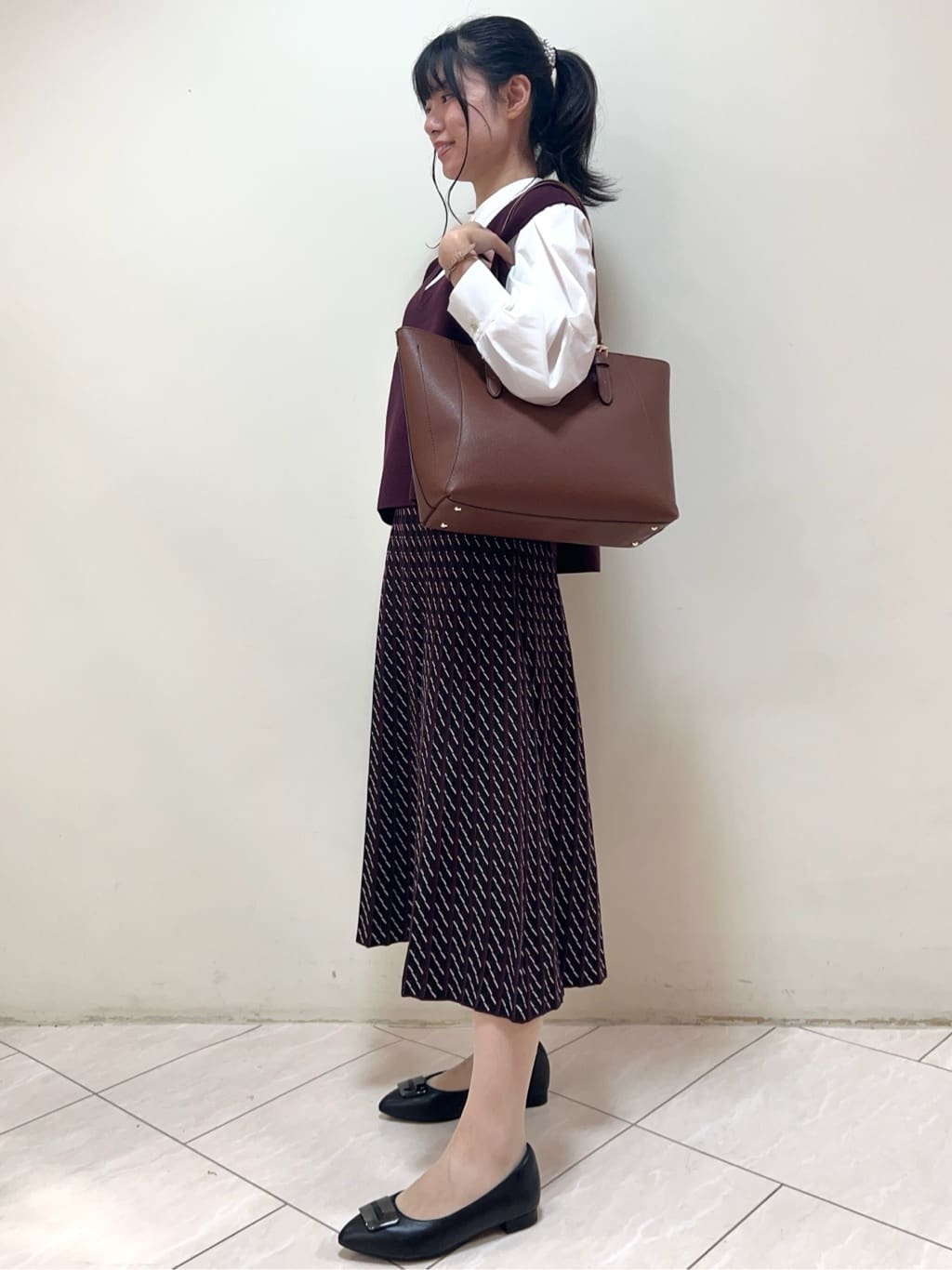 yanaさんの「Reflect｜【さらっと一枚で決まる／重ね着にもおすすめ◎】タックスリーブシャツブラウス」を使ったコーディネート