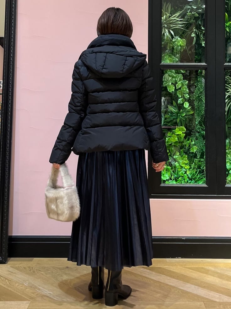 ogataさんの「DRESSTERIOR｜【洗える/ストレッチ性/オンオフ】箔プリントプリーツスカート」を使ったコーディネート