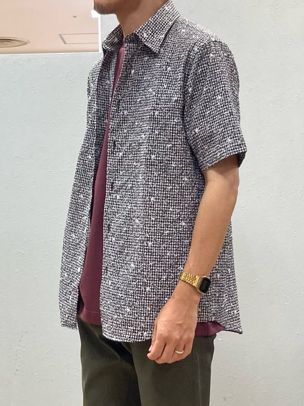 シュンさんの「TAKEO KIKUCHI｜【COOL CITY WEAR】ワンポイント刺しゅう ポケットTシャツ /接触冷感」を使ったコーディネート