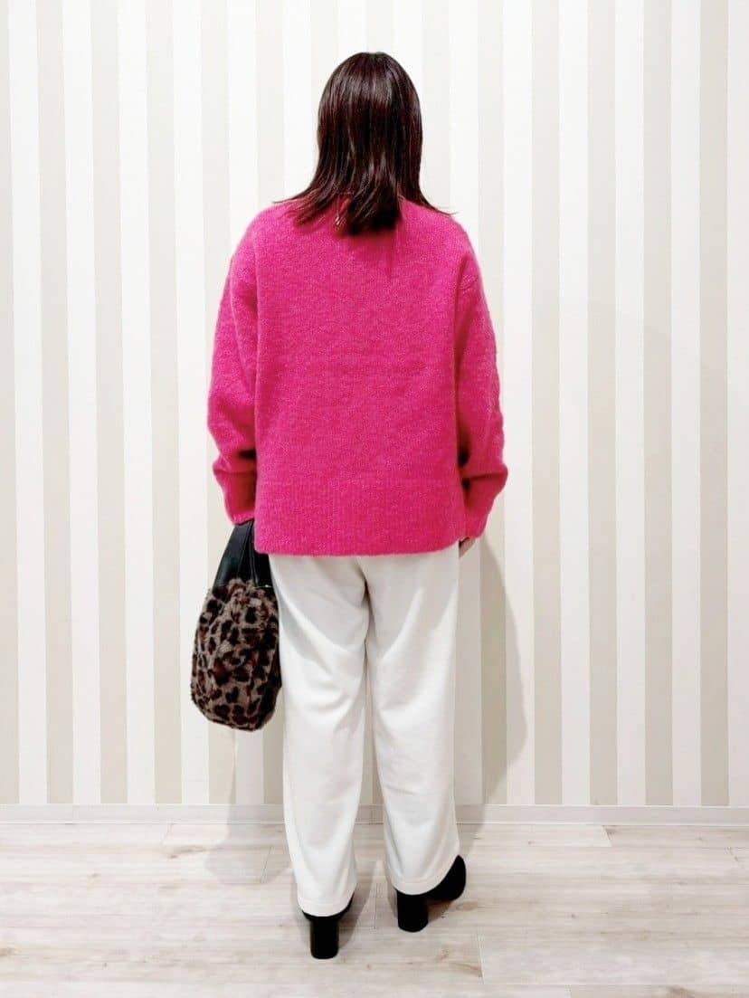 ゆーんさんの「SHOO･LA･RUE｜あったか裏起毛ベイカーパンツ」を使ったコーディネート