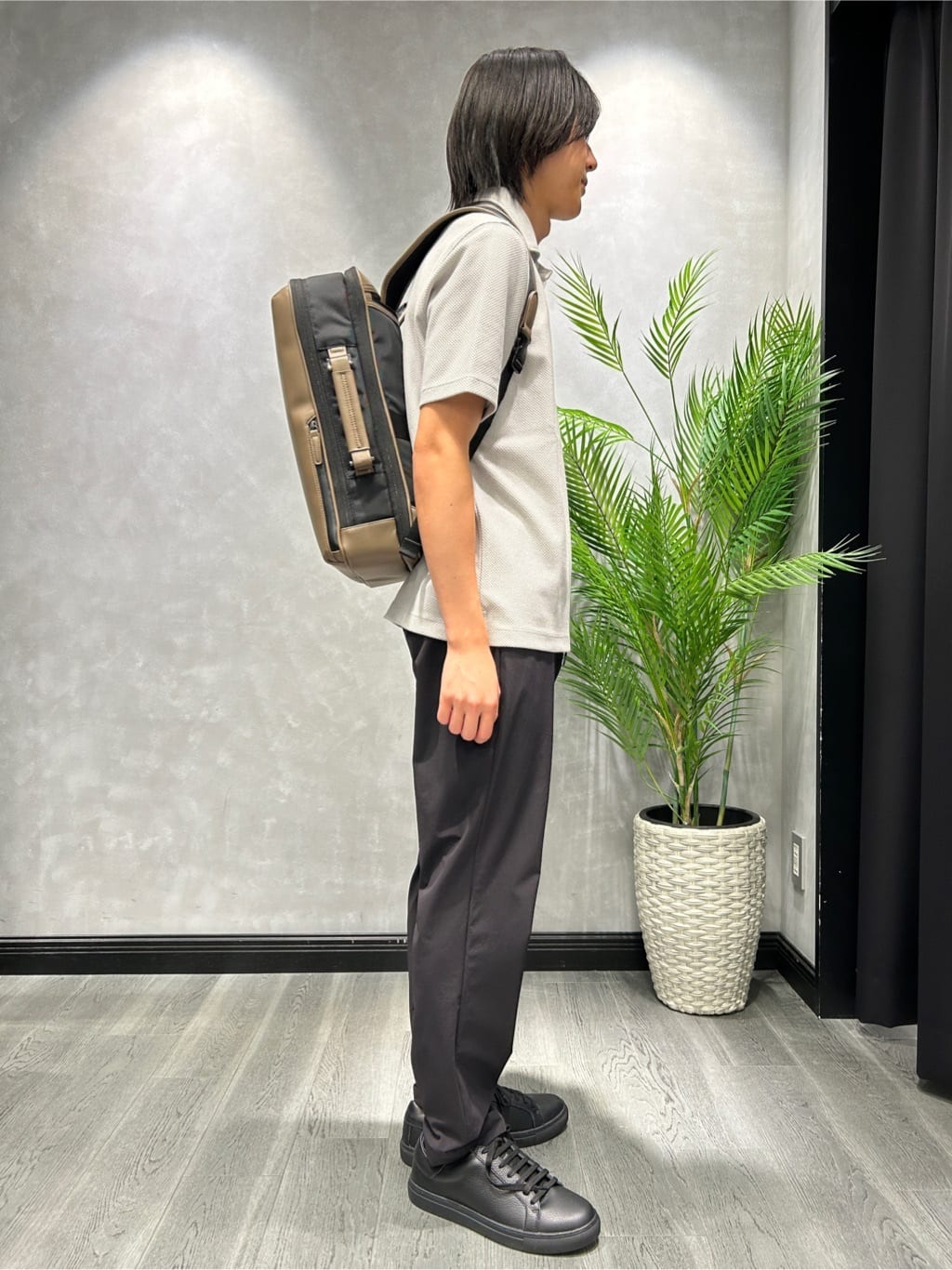 ruiさんの「TAKEO KIKUCHI｜【3Dナイロンストレッチ】スリムイージーパンツ」を使ったコーディネート