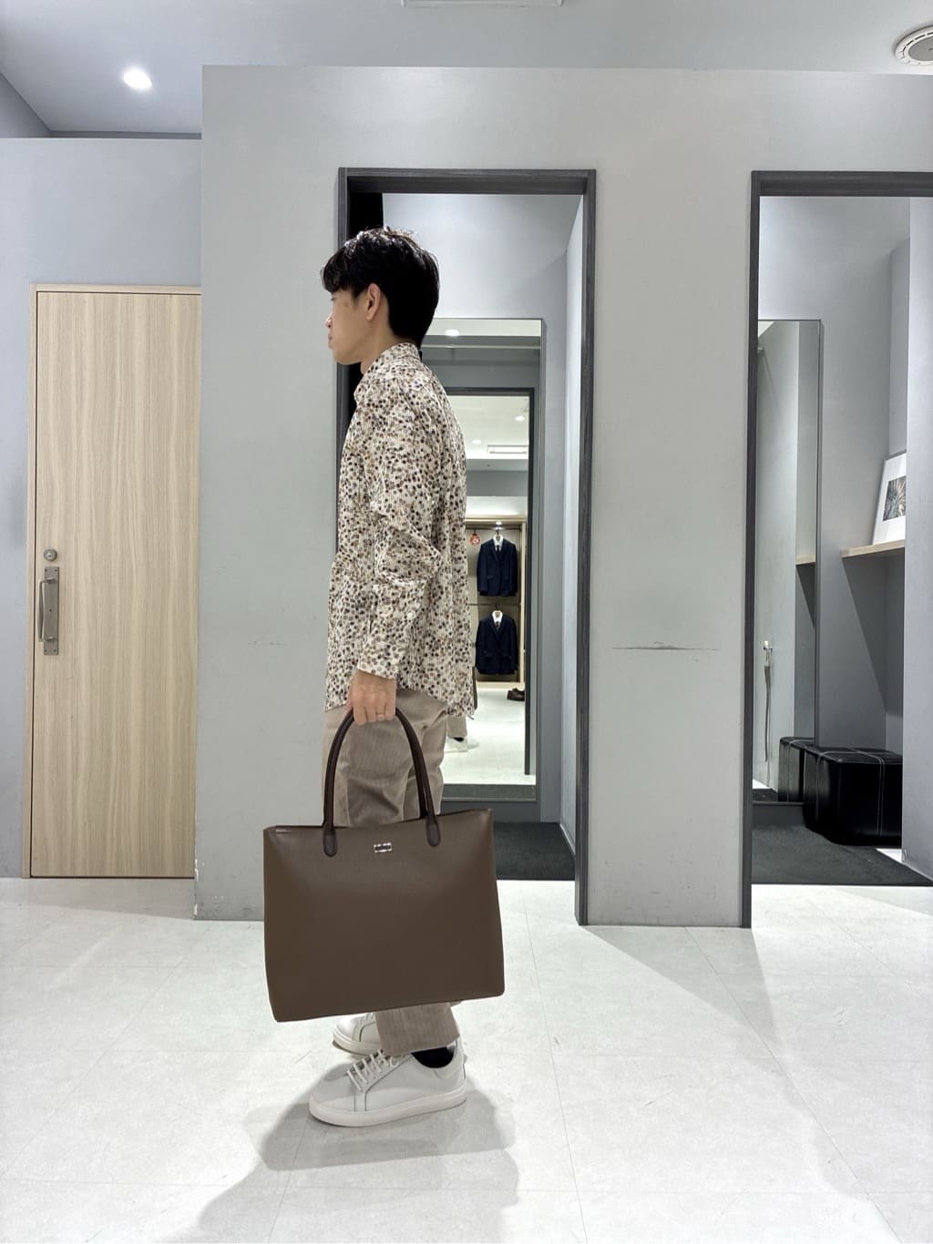わいずみさんの「TAKEO KIKUCHI｜ストライプ小花 長袖シャツ」を使ったコーディネート