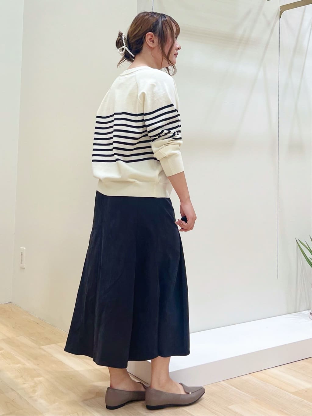 みことさんの「grove｜【洗える】シンプルに映える、ラグランスリーブカーディガン」を使ったコーディネート