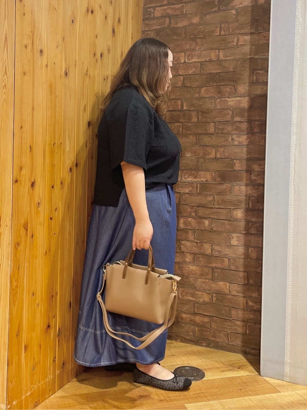 Risaさんの「SHOO･LA･RUE｜【5分袖】大人の魅力を惹きたてる レースカットソー」を使ったコーディネート