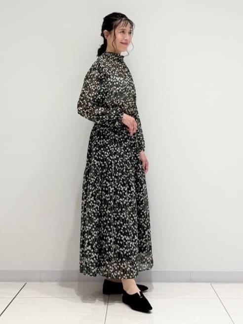 kayoさんの「INDIVI｜【秋映え柄/セットアップ可能】フラワーシフォンブラウス」を使ったコーディネート