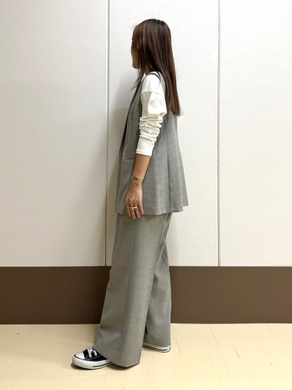 mamiさんの「INDIVI｜【UVケア】プリントフォトロングTシャツ」を使ったコーディネート
