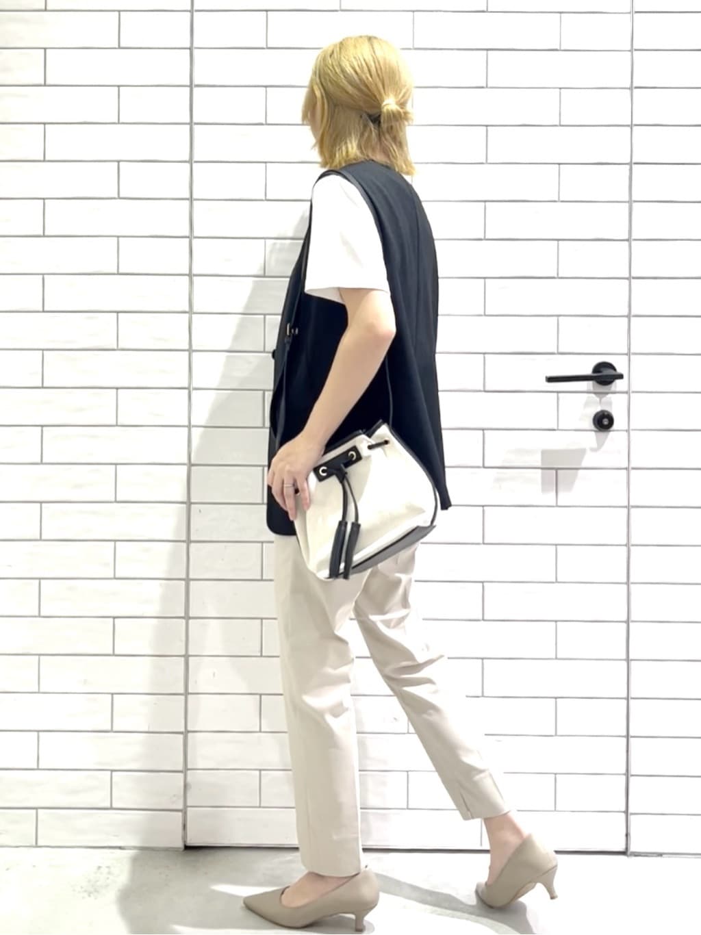 しおりさんの「OPAQUE.CLIP｜ロゴプリントTシャツ【洗濯機洗い可】」を使ったコーディネート
