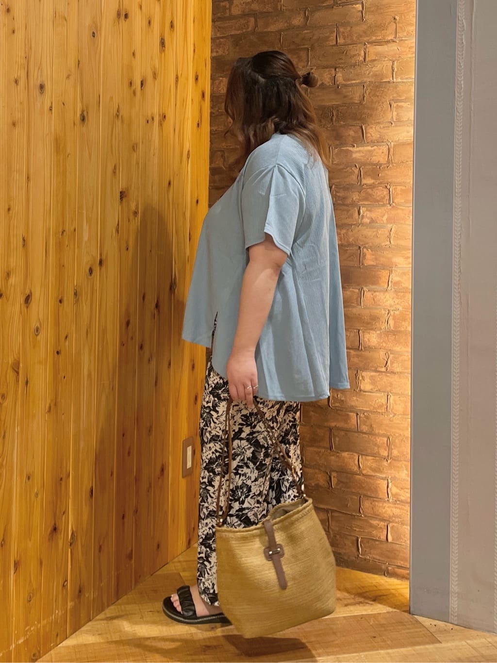 Risaさんの「SHOO･LA･RUE｜【S-LL/洗える/体型カバー/5分袖】涼しくきれいに決まる Aライントップス」を使ったコーディネート