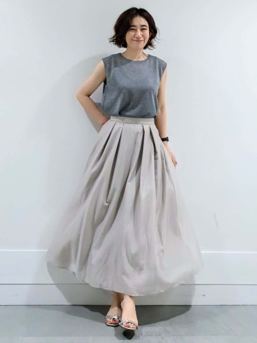 ミズタさんの「UNTITLED｜【アンサンブル可/洗える】シアーノースリーブ プルオーバー」を使ったコーディネート