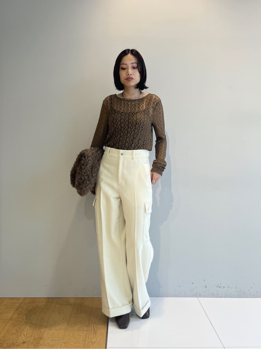 Harukaさんの「INDIVI｜【LE VERNIS】メタルハンドルトートバッグ」を使ったコーディネート