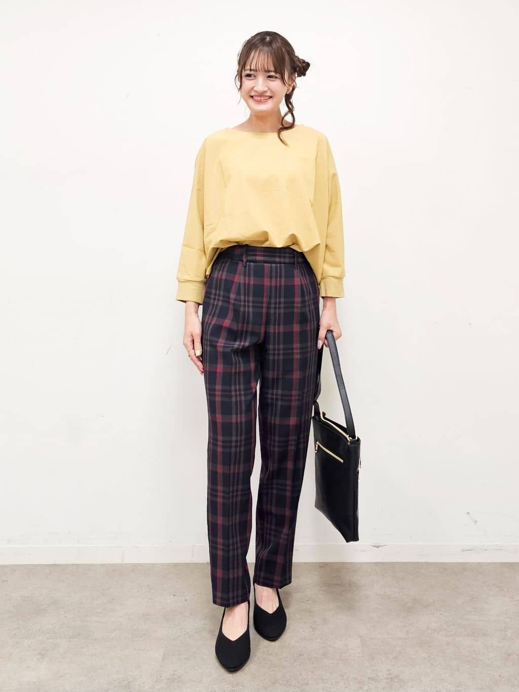 ゆゆさんの「SHOO･LA･RUE｜【高レビュー/洗濯後しわになりにくい】1枚でサマ見え 8分袖ドルマンブラウス」を使ったコーディネート