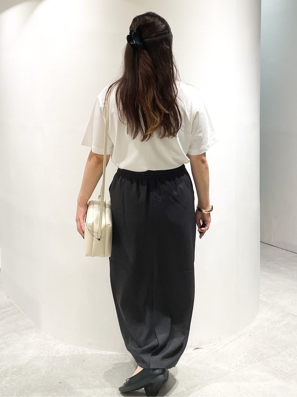 かりんさんの「OPAQUE.CLIP｜【Pontre Studio／ポンレストゥディオ】別注グラフィックTシャツ」を使ったコーディネート