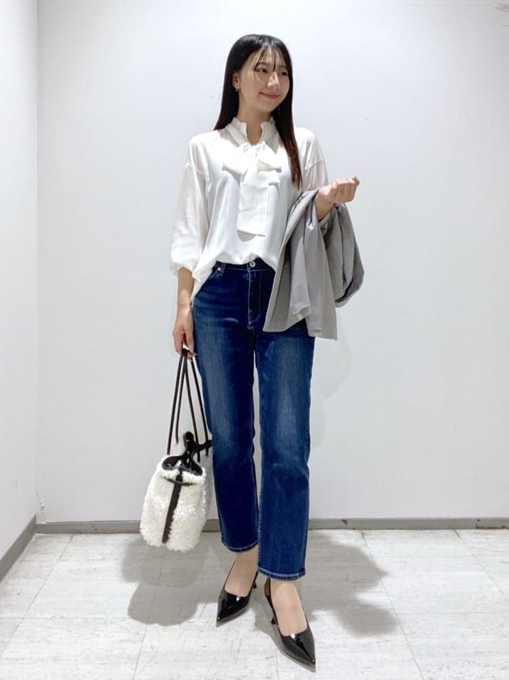 meiさんの「INDIVI｜ジオメプリントボウタイブラウス」を使ったコーディネート