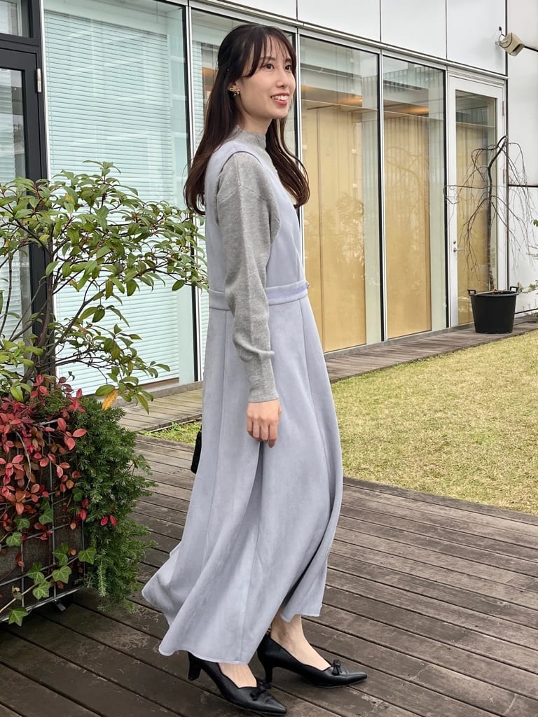 はばさんの「Couture brooch｜【ゆるふわ・通勤】リッシュアンゴラ バックパール調ニット」を使ったコーディネート
