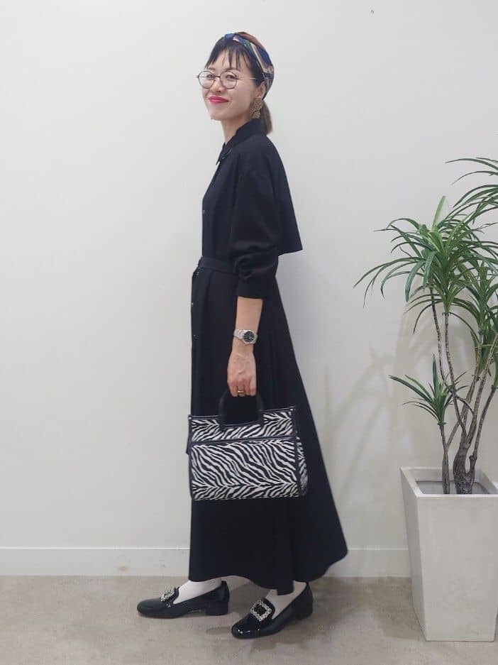 MUTSUKOさんの「UNTITLED｜【前開きボタン/ベルト付/羽織シャツ/】2WAYトレンチ風ワンピース」を使ったコーディネート