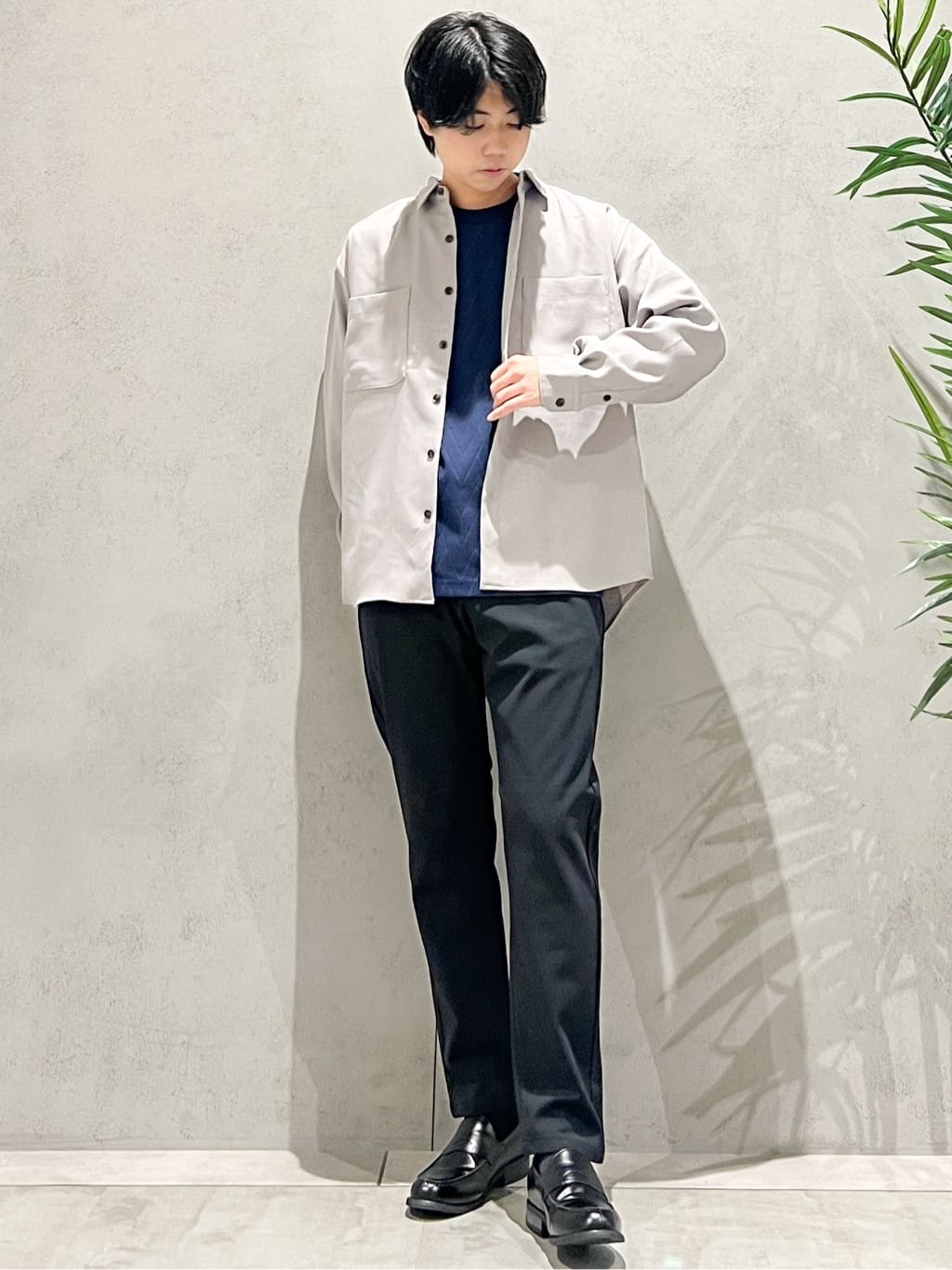 SHI-MAさんの「THE SHOP TK｜リンクスジオメトリック長袖Tシャツ【サスティナブル素材使用/洗濯機OK】」を使ったコーディネート