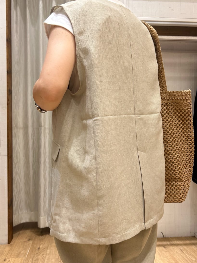 ga_riさんの「THE SHOP TK｜【スッキリ決まる】パナマメッシュジレ/洗える/セットアップ可」を使ったコーディネート