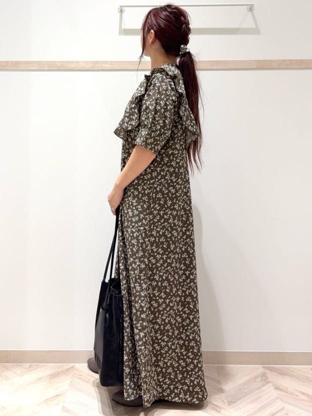 nanaさんの「SHOO･LA･RUE｜【S-LL】クラシカルな 花柄ワンピース」を使ったコーディネート
