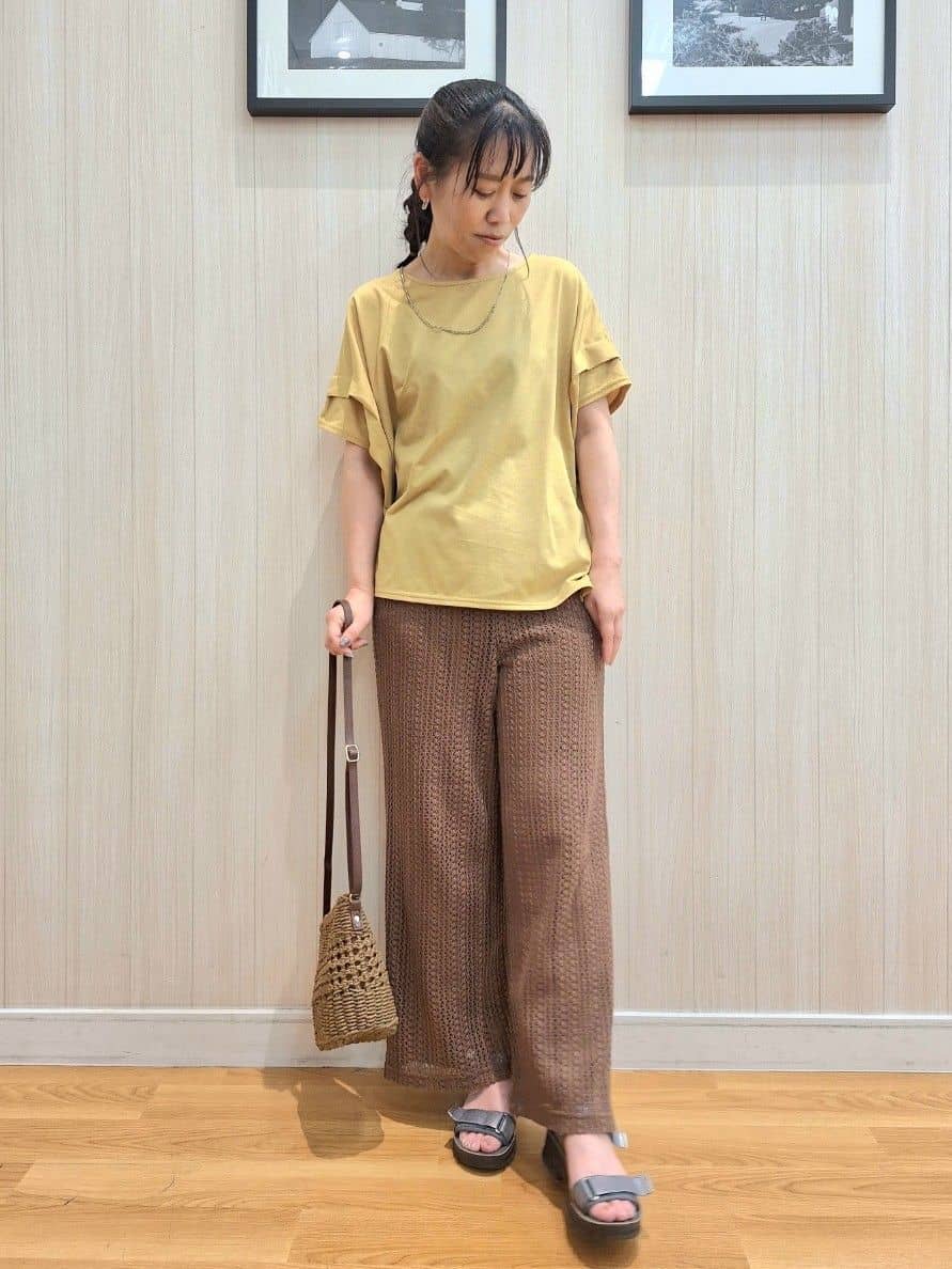 Saoさんの「SHOO･LA･RUE｜【S-LL/UV/吸水速乾】さらりと着こなす 肩タックゆるトップス」を使ったコーディネート
