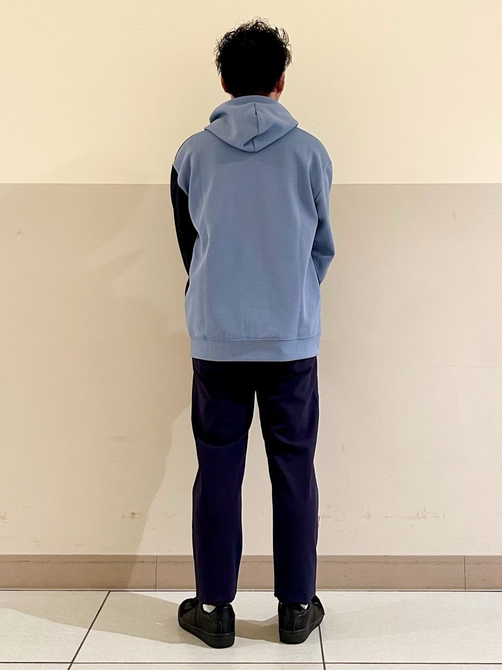 KENJI Iさんの「THE SHOP TK｜【一枚で着映える】ポンチブロッキングパーカ 洗濯機OK」を使ったコーディネート