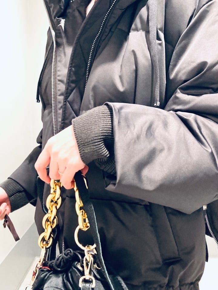 Furuさんの「DRESSTERIOR｜アルパカブレンドVネックニット」を使ったコーディネート
