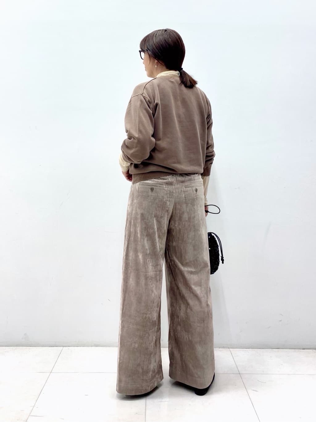 Sawaguchiさんの「DRESSTERIOR｜ソフト別珍イージーパンツ」を使ったコーディネート
