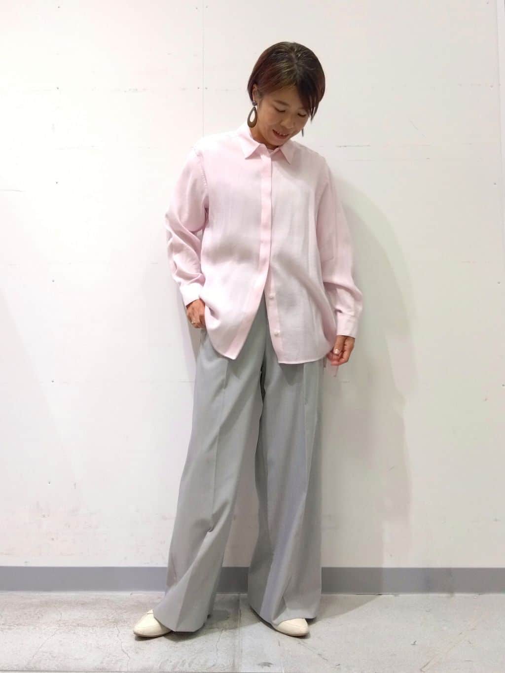 Kさんの「INDIVI｜【体型カバー／清涼感】シアーオーバーシャツ」を使ったコーディネート