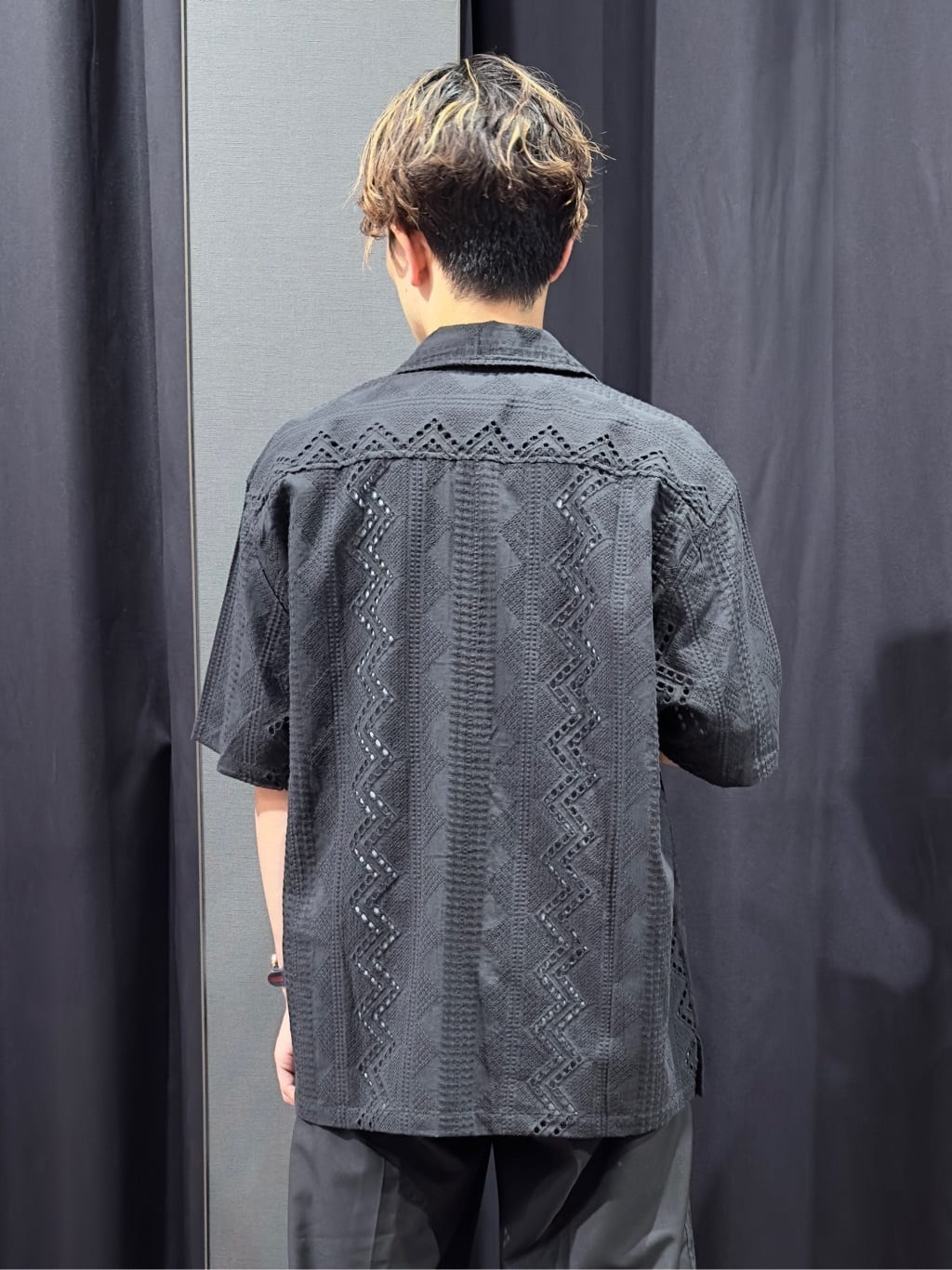 tomoyaさんの「THE SHOP TK｜ツイルキーネック 半袖Tシャツ 接触冷感/洗濯機OK」を使ったコーディネート
