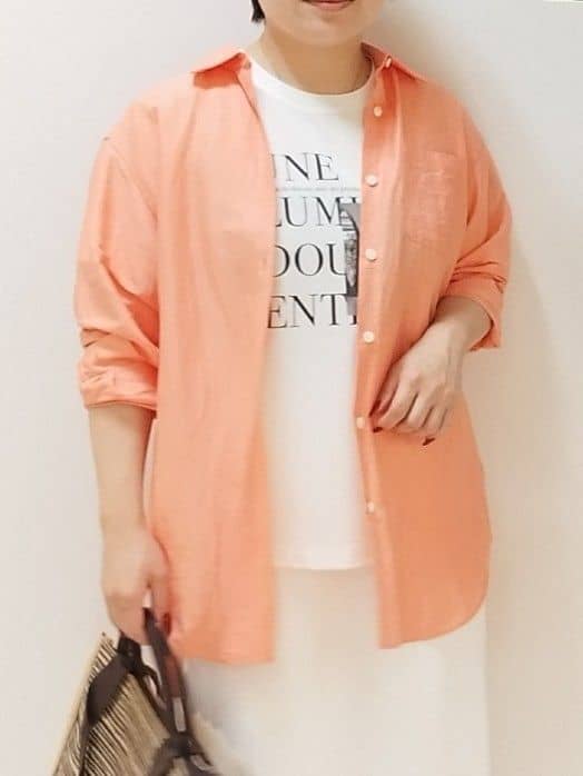 s u g iさんの「UNTITLED｜【ロゴT/プリントT】グラフィックTシャツ」を使ったコーディネート