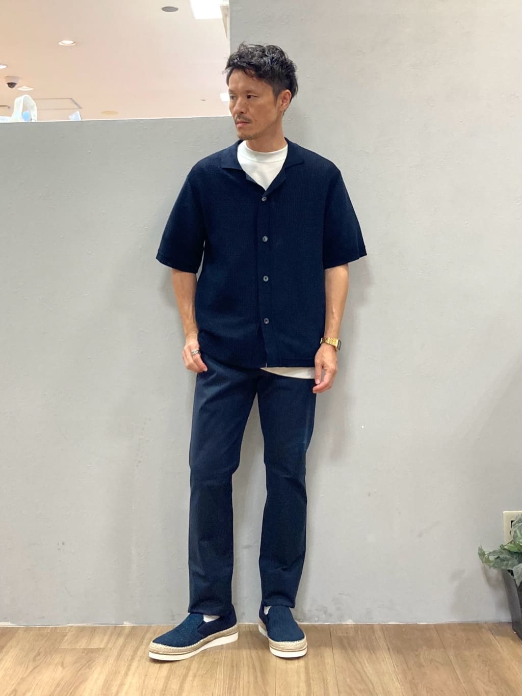 シュンさんの「TAKEO KIKUCHI｜【抗菌防臭／5サイズ展開】ハイゲージポンチ Tシャツ」を使ったコーディネート